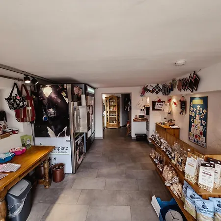 Gast- Und Milchhof Franz *